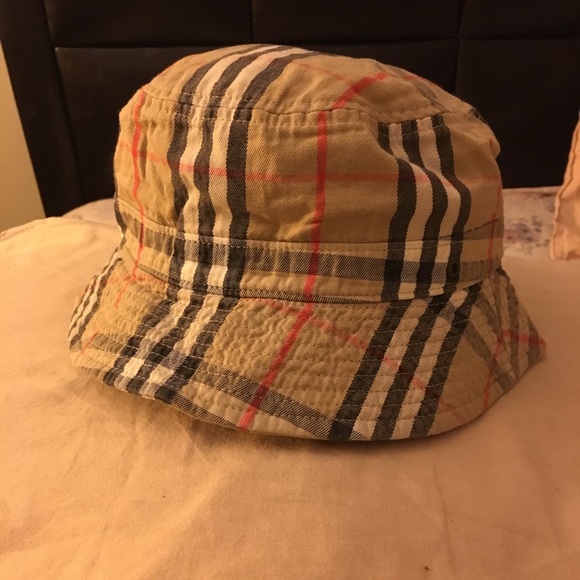 Burberry Accessories - Burberry golf hat